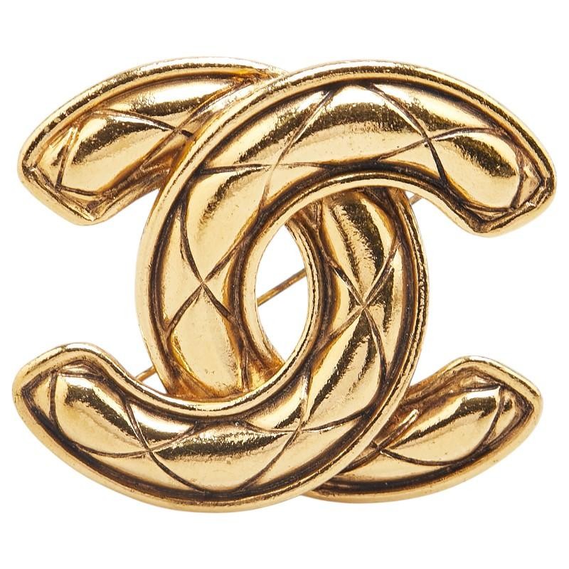 Chanel Vintage Matelasse Coco Mark Large Brooch Gold Plated  display picture 1