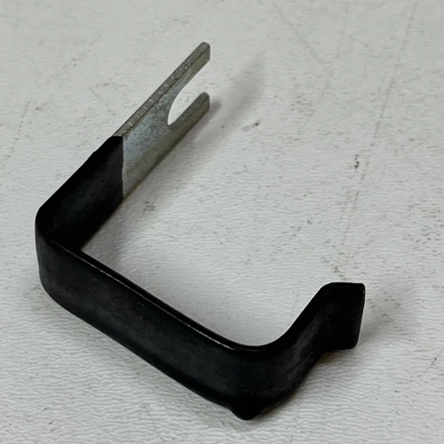 1 Harley Davidson (Double Hoses) Return and Vent Lines Clip OEM Robison HD