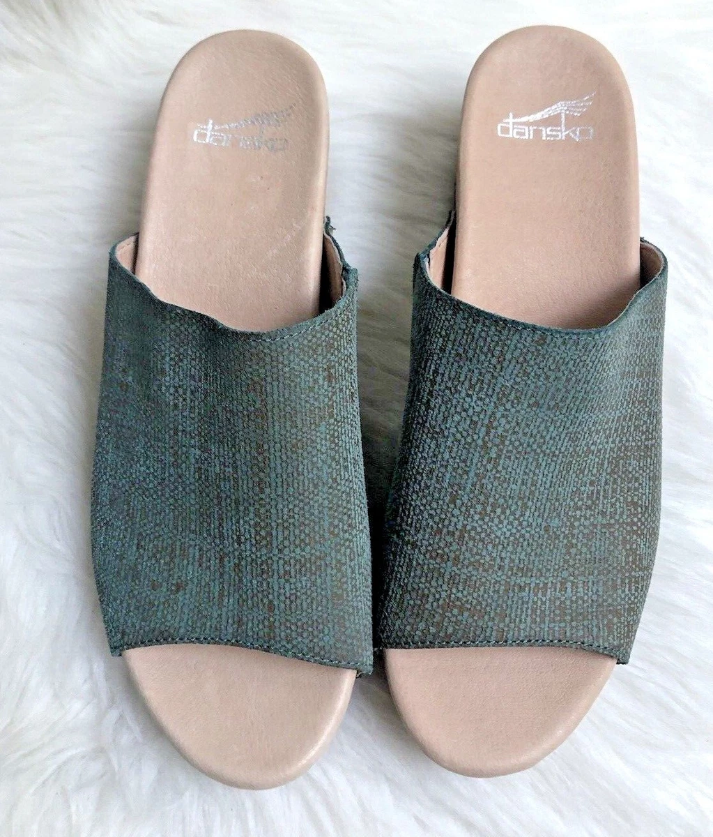 Dansko maci slide store