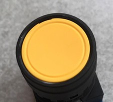 1pcs IDEC Push Button Switch 22mm HW1B-M111Y 1NO 1NC