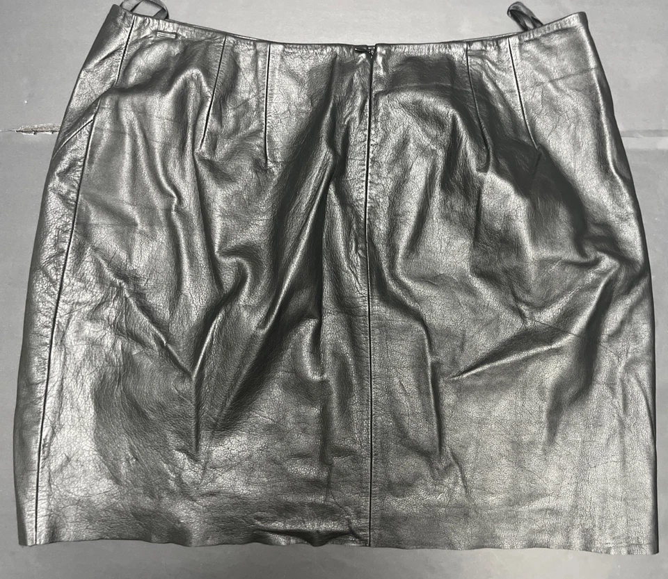 Mini-saia feminina Venezia couro midi tamanho 16 38” cintura preta forrada fenda com zíper - Imagem 4 de 4