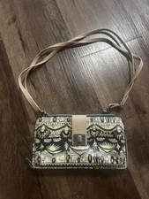  SAKROOTS Wristlet Wallet ONE WORLD Black and Off White Artist Circle