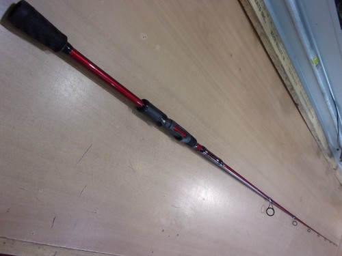 SHAKESPEARE UGLY STIK CARBON  7 foot Medium Heavy spinning rod