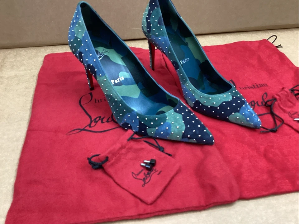 Christian Louboutin Kate Plume Gamuza Zapatos Tacones Camuflados 35.5/5 Precio de venta $995 Foto 3 de 4