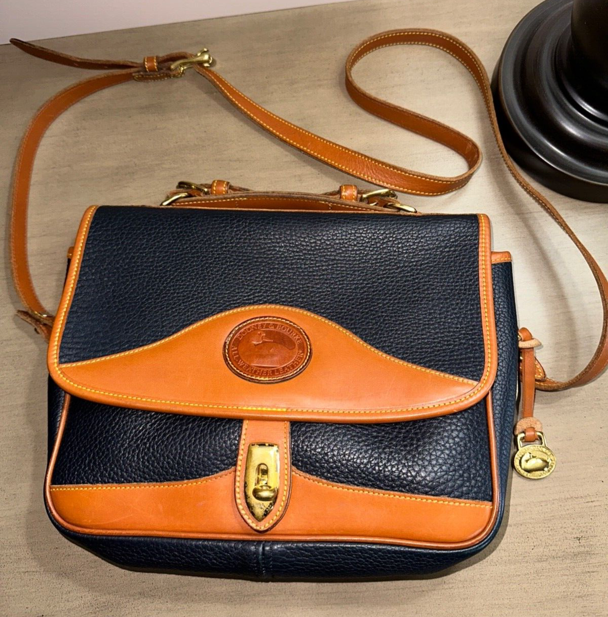Vintage DOONEY & BOURKE AWL Dk blue leather Carrier Vintage DOONEY & BOURKE AWL Dk blue leather Carrier