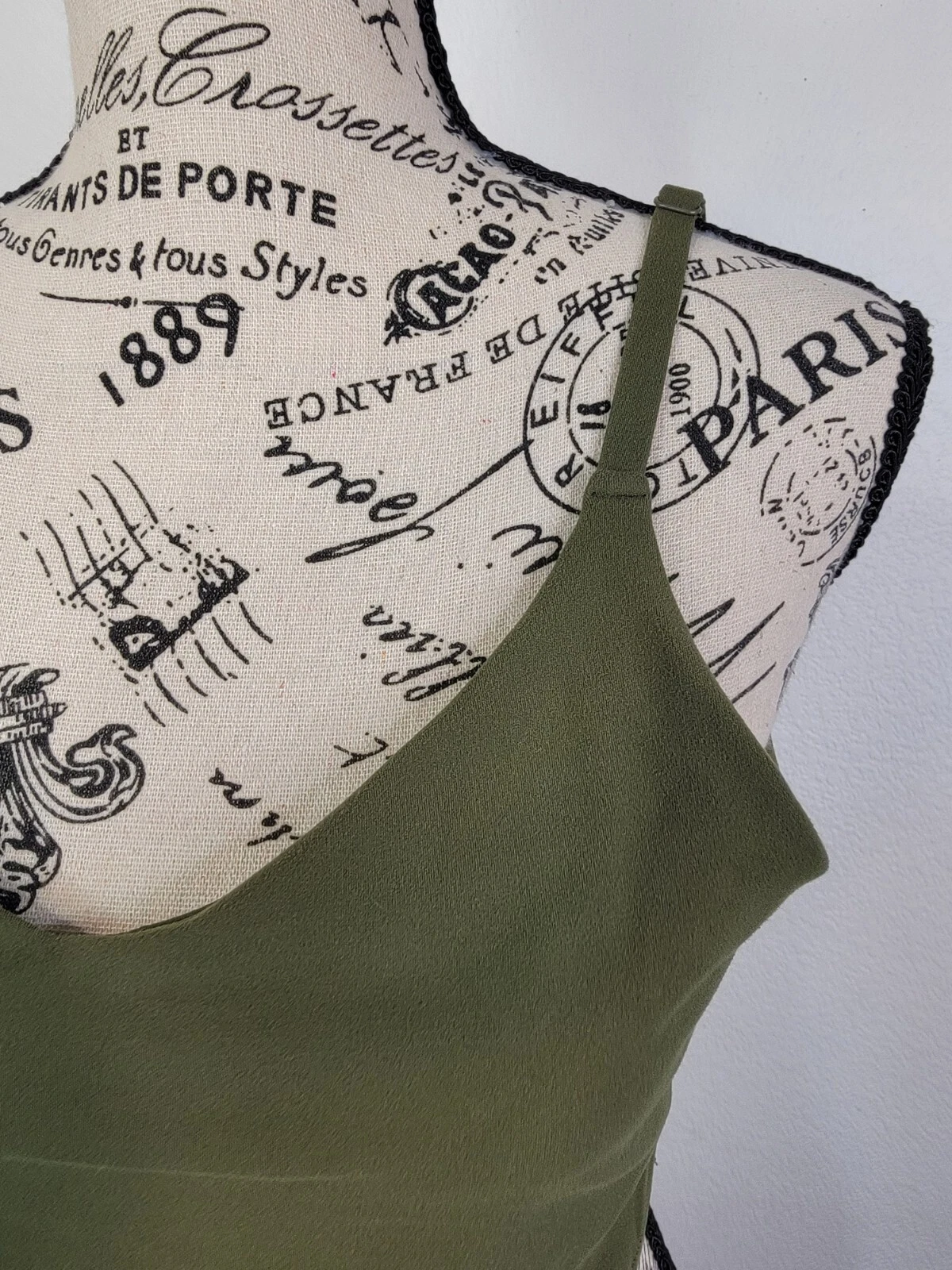 athleta crop adjustable removable pads sport bra tank-top