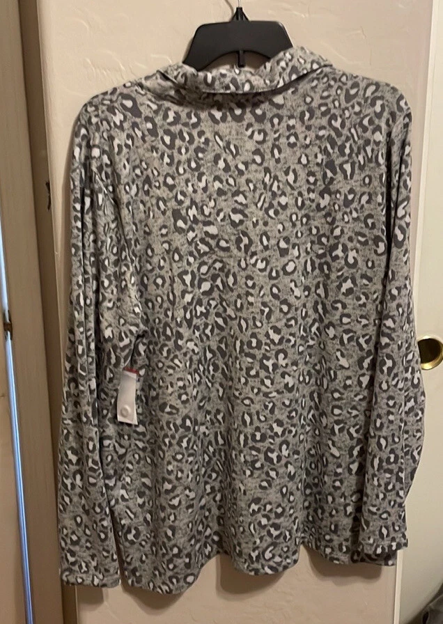 Conjunto de pijama estampado animal XL botón superior 23” parte inferior P2P 36” cintura elástica original $42 Foto 2 de 4