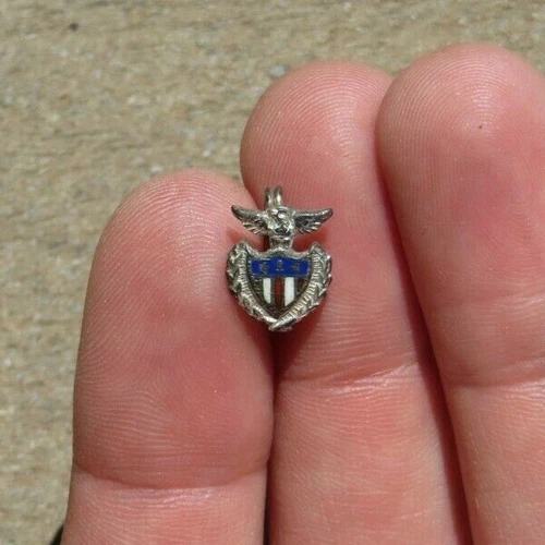 WW2 US Military Home Front Sweetheart Eagle Pin