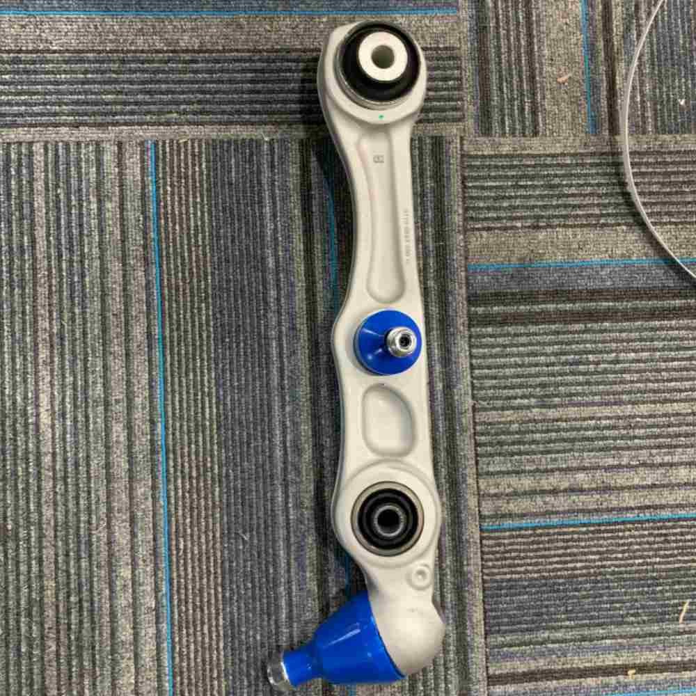 Rolls-Royce Cullinan 2019-2024 Front Right Lower Control arm