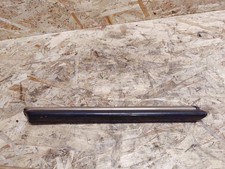 Mercedes-Benz SL R107 1980 Vorne links Beplankung Zierleiste Kotflügel Mercedes-Benz SL R107 1980 Vorne links Beplankung Zierleiste Kotflügel