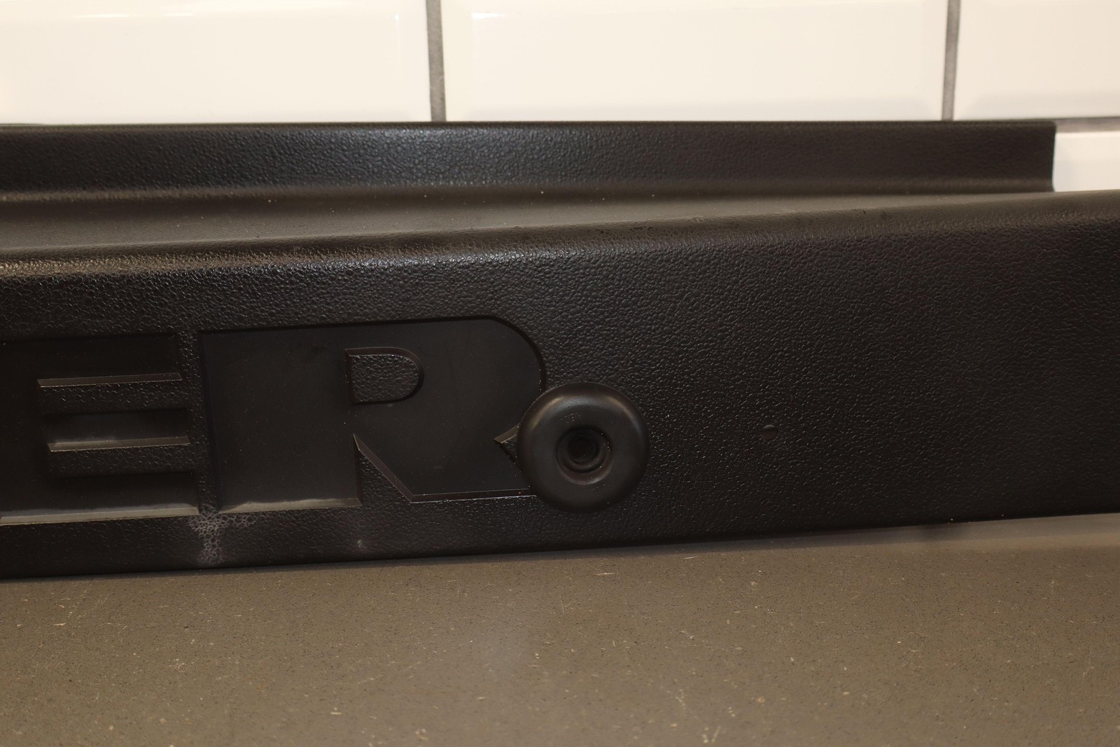 06-09 Hummer H2 SUV Rear Center Bumper Cover Section *Missing Tabs*