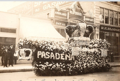Tournament of Roses Parade Float  Pasadena CA Red Cross Building Original RPPC