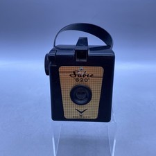 Vintage Sabre 620 Black Manual Setting Handheld Portable Box Camera - H09