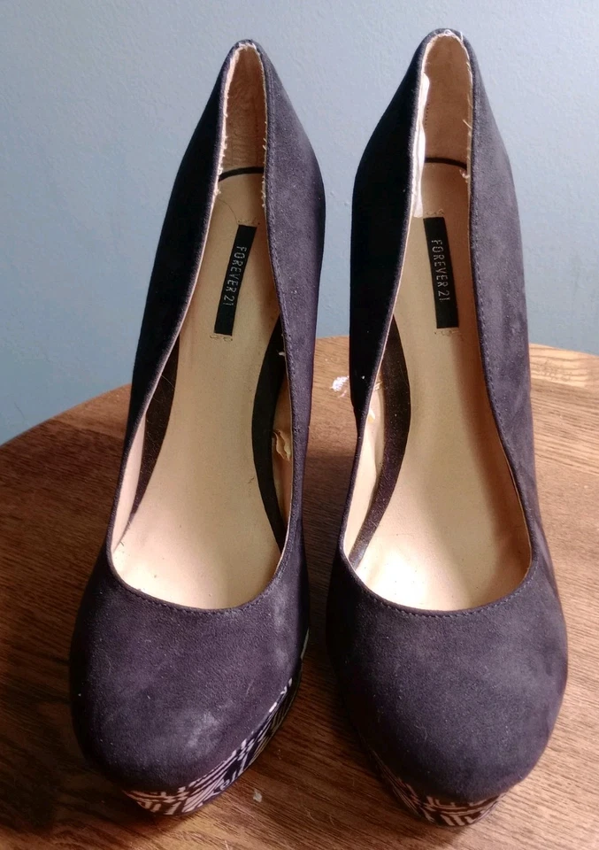 Zapatos de salón Forever 21 vintage de cuña tribal con plataforma negra, talla 8 Foto 2 de 4