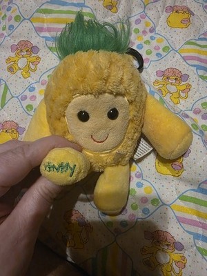 Scentsy Buddy Clip Queen the Pineapple Pina Colada Cha-Cha Scented Plush 