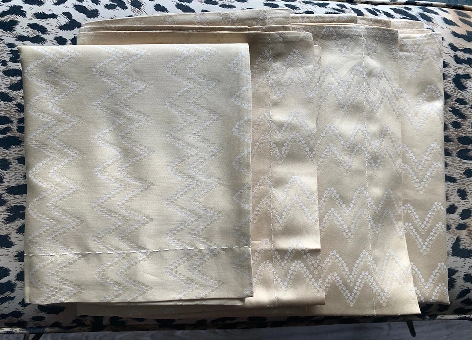 Pratesi Champagne White Chevron Sham Pillowcases Set Of 4 - Image 2 of 4