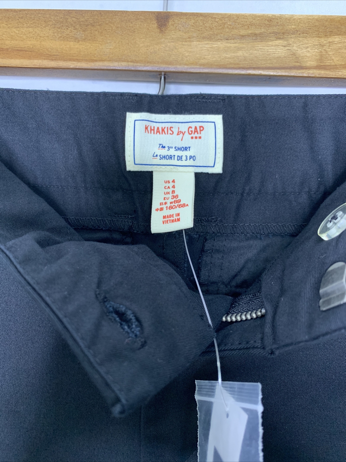 GAP Khakis Womens 4 Black 3” Fitted Shorts NWT image 3