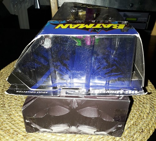 2 x Catwoman Action Figures - Batman Arkham Knight & DC Legacy Edition Classic - Picture 6 of 6