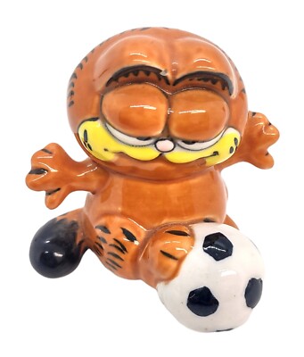 Vintage 1978 Enesco Ceramic GARFIELD THE CAT Soccer Ball Figurine 2 1/2''
