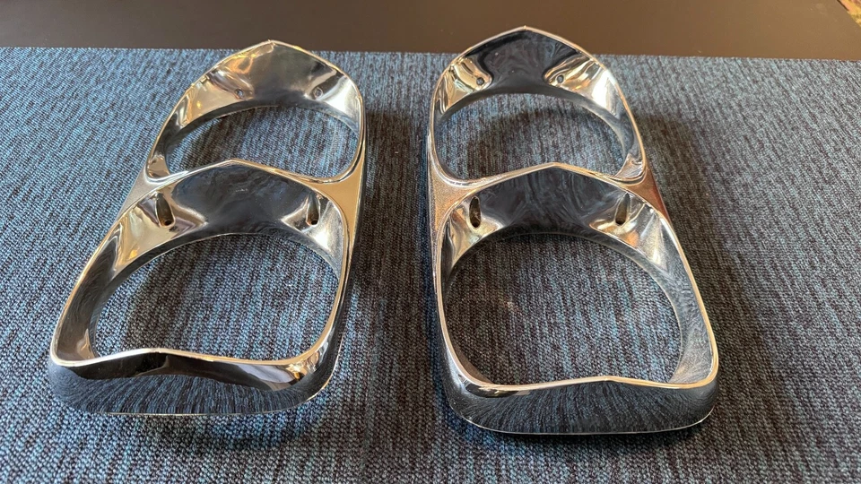 Pontiac Bonneville 1966, biseles de faros Catalina #9782758 - par original OEM Foto 3 de 4