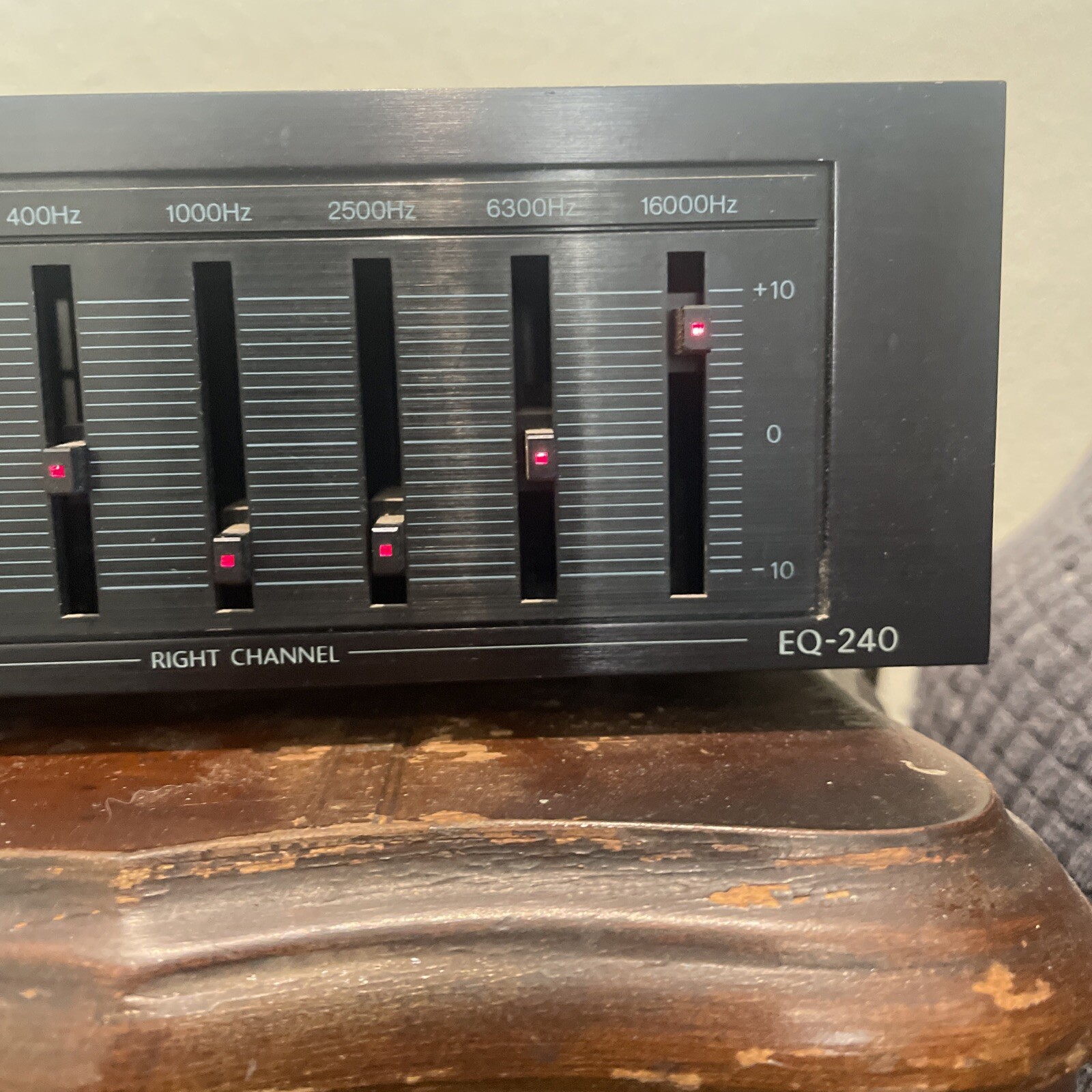 Vintage Onkyo Stereo Graphic Equalizer Model EQ 240 Working LR Channel