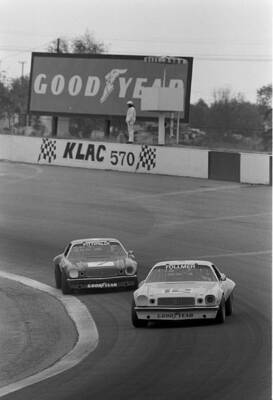 George Follmer battles with Emerson Fittipaldi 1974 Motor Racing Old Photo