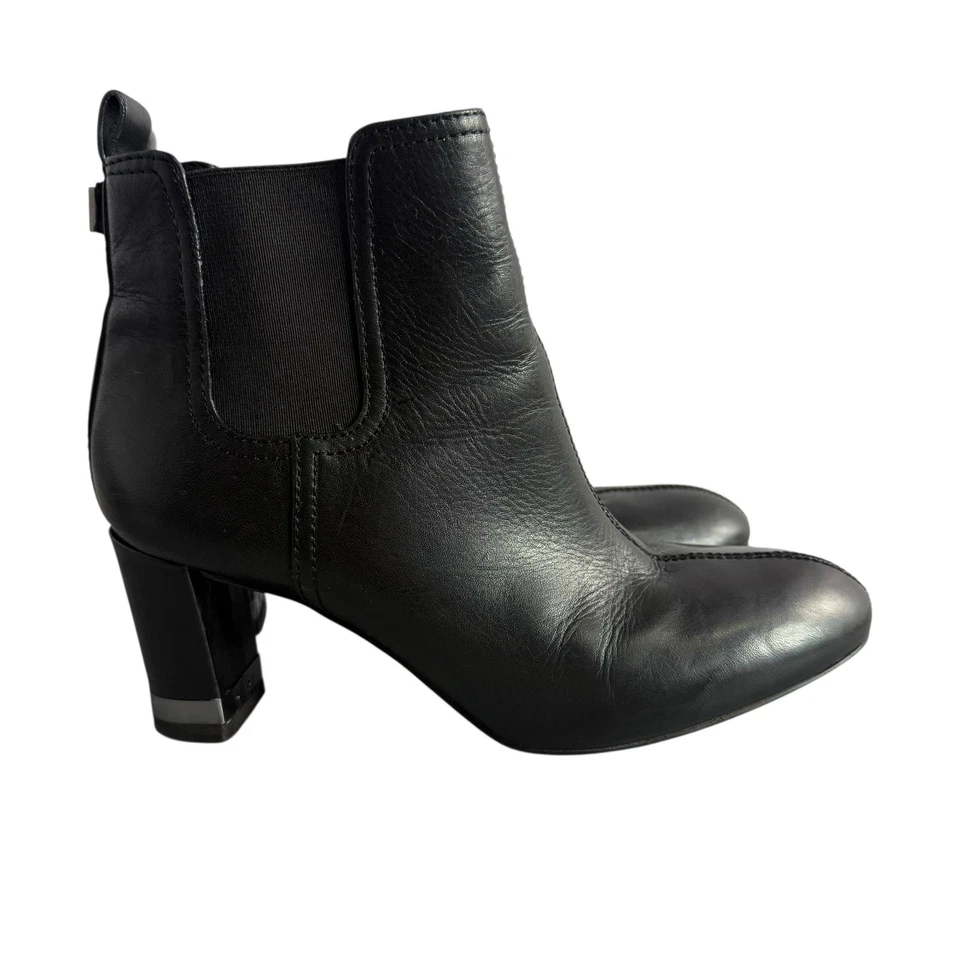 Botines Tory Burch April de cuero negro accesorios de metal armado para mujer talla 7,5 Foto 2 de 4