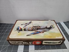 1/72 SMER SPITFIRE Mk.V Stavebnice MODEL KIT # 166 Box Blemish