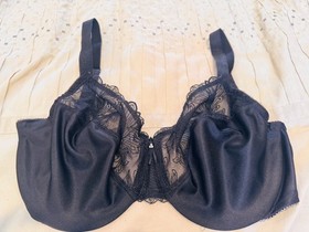 Wacoal Chic Full Figure Underwire Bra Black
