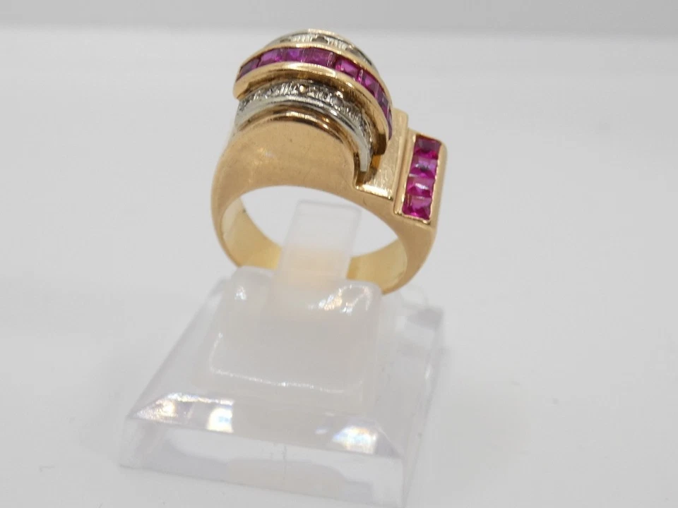 Bague Tank asymétrique diamant et rubis sur or jaune, époque 1940 - Photo 2/4