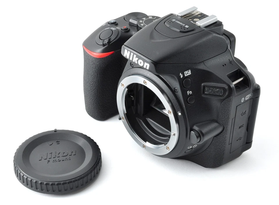 Nikon D5600 18-55mm 55-200mm VR Double Zoom Kit [MINT / 8111 Shots] DSLR Camera - Image 3 of 4