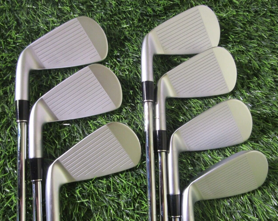 New Srixon ZXi4 iron set, 5-AW, Dynamic KBS Tour Lite 95g, Steel, Regular, Std - Image 2 of 4