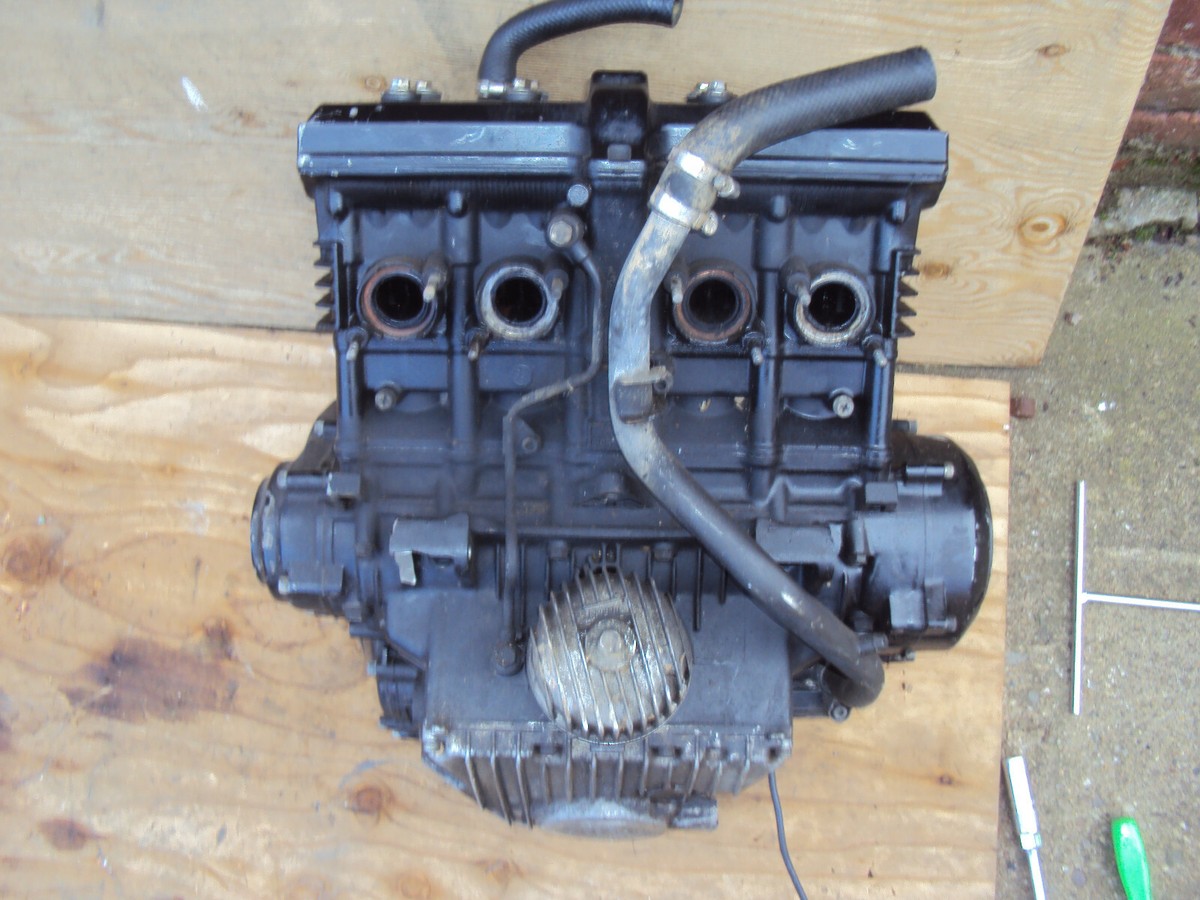 ヤマハ　FZR400 実動エンジン Yamaha FZR 400 Engine Full Restoration - YouTube