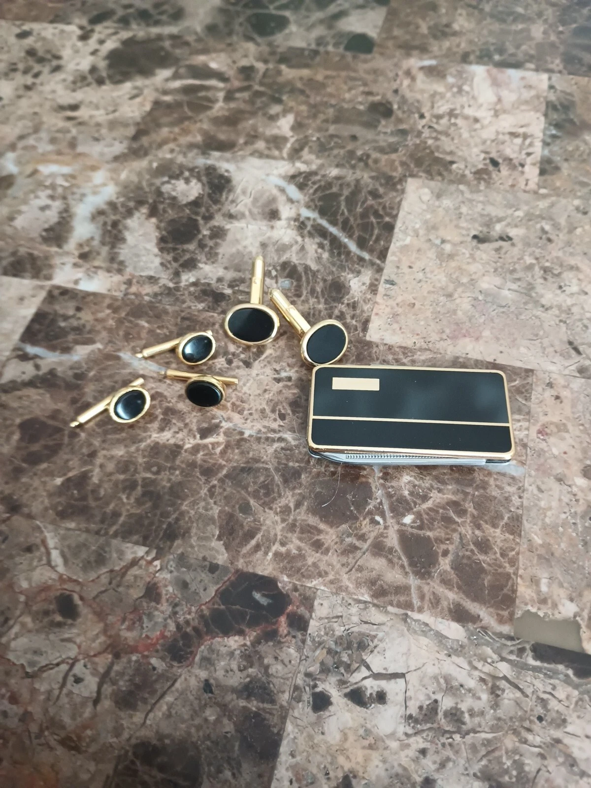 Clip argent vintage, boutons de manchette et cravates/ties Christian Dior ?