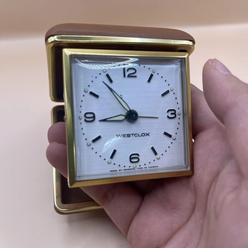Reloj despertador de viaje plegable vintage Westclox cuerda mecánico estuche marrón retro Foto 4 de 4