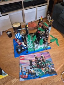 LEGO Pirates: Rock Island Refuge (6273) Year 1991 - 100% Complete