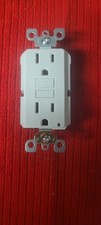 Leviton GFCI Ground Fault  RECEPTACLE White  GFNT1-2W Non Tamper New