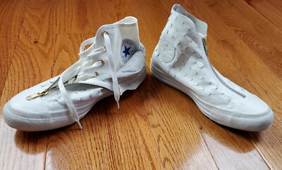 converse leather or canvas