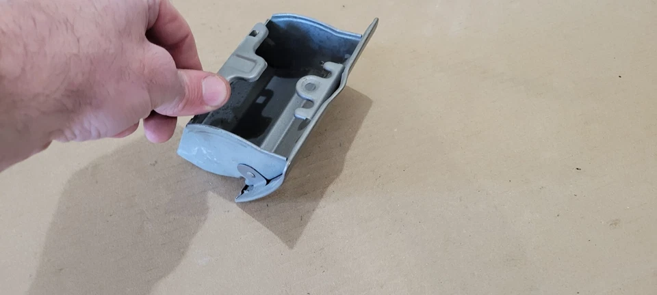 1957-1959 FORD FAIRLANE MERCURY METEORMONTEREY ASH TRAY FOMOCO - Image 2 of 4