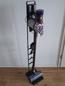 Dyson V8 Staubsauger (Akku defekt)