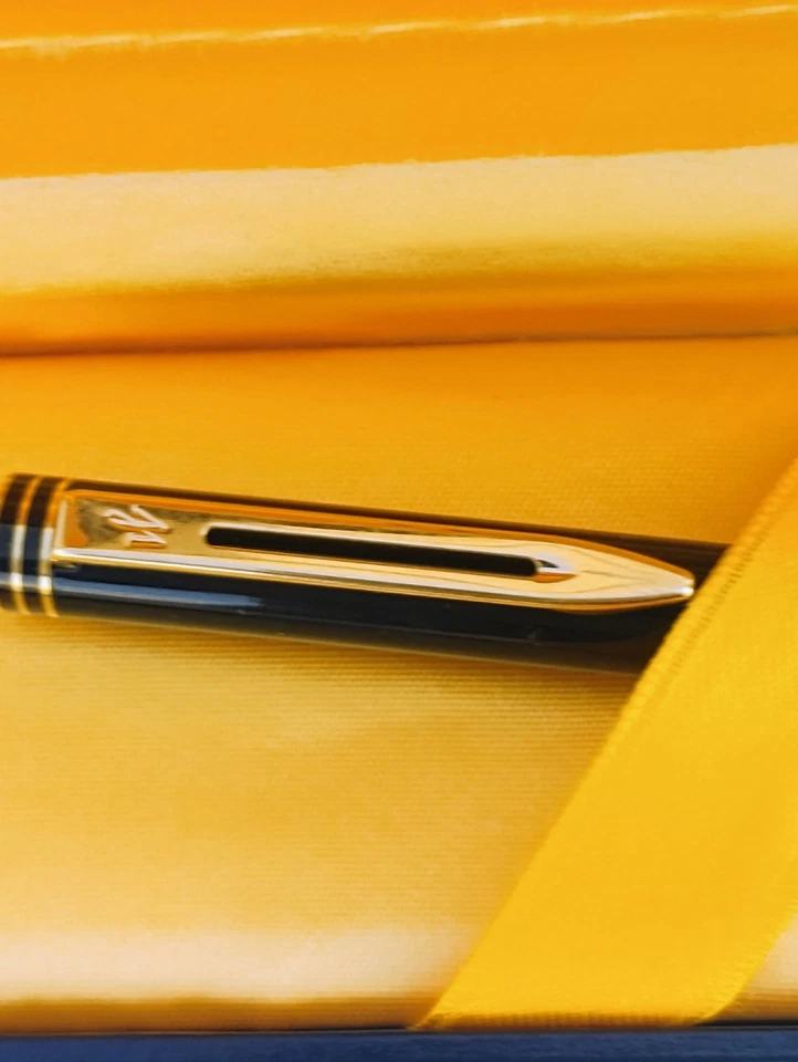 Bolígrafo Waterman Negro Oro Borde Caja Francia  Foto 4 de 4