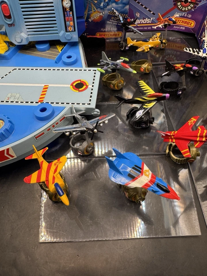 Vintage 1988 Matchbox Ring Raiders Lot - Image 2 of 4