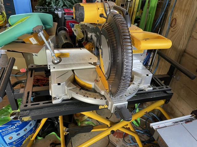 DEWALT DWS716 12 inch Compound Miter Saw for sale online | eBay