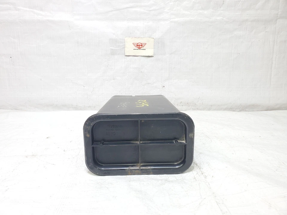2008-2016 Volvo XC70 Charcoal Fuel Vapor Canister OEM 30684418 - Imagem 3 de 4