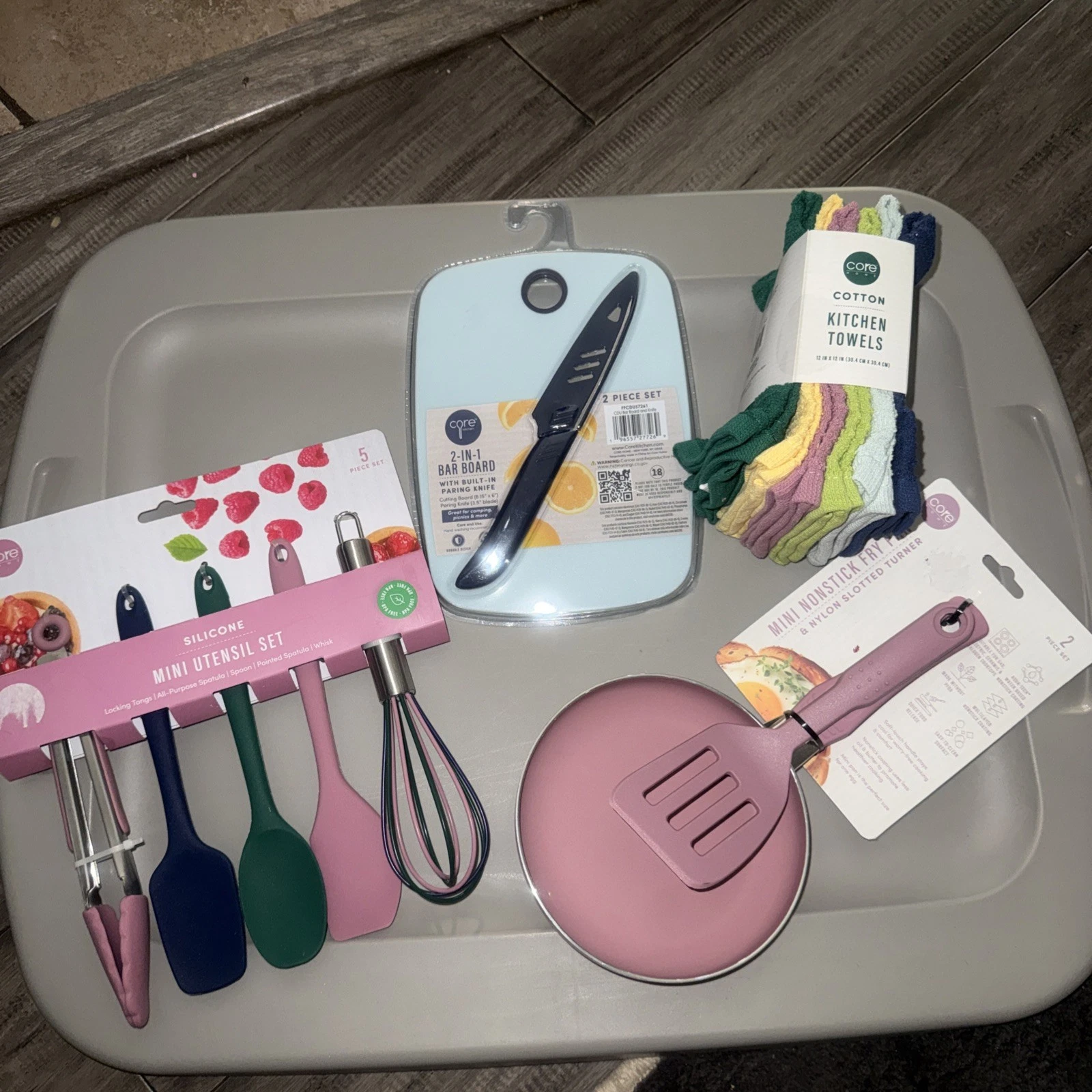 Mini Kitchen Utensils silicone 5pieces,1 knife,1 Mini saucepan,1 towel kitchen