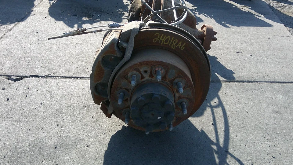 2011-2014 Chevrolet Silverado 3500 Rear Axle Assembly 115K SRW 4.10 Ratio 115K Foto 2 de 4