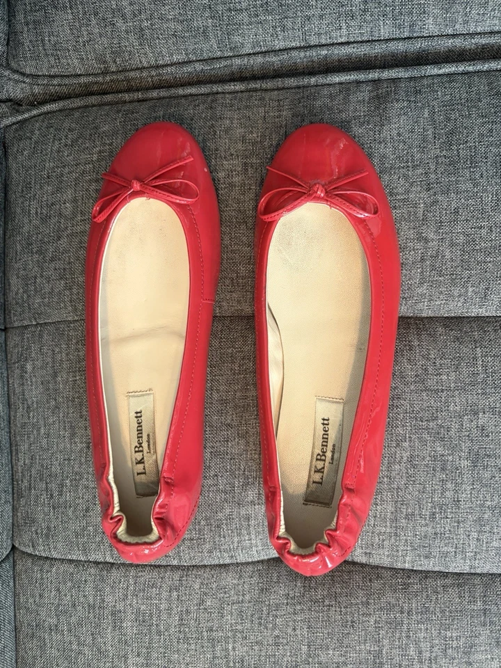 Zapatos planos de ballet para mujer LK Bennett London Foto 4 de 4