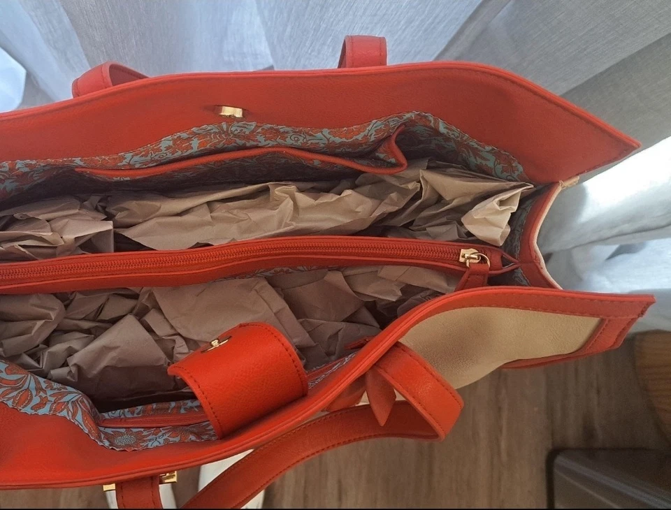 Bolso de Mano Grande Big Buddha Hueso/Coral Cuero RARO JZANZIBA Nuevo con Etiquetas MT ~ Precio de Venta sugerido por el fabricante $95~ Foto 4 de 4