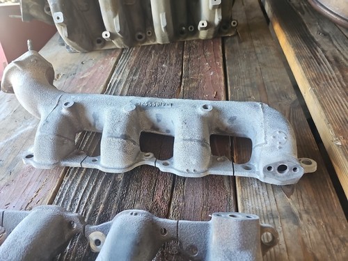 Chevrolet GMC V8 8.1L BB Left Right Exhaust Manifolds Egr CA Compliant Vortec - Picture 6 of 9