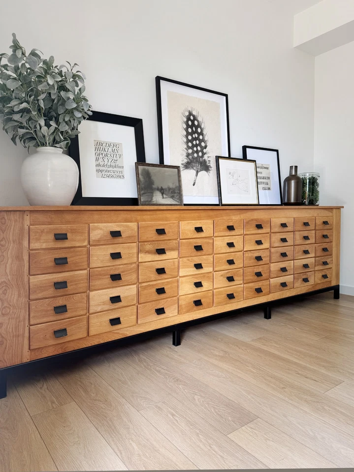 Aparador vintage, totalmente restaurado, 36 cajones, cerezo alrededor de 1920 Foto 2 de 4